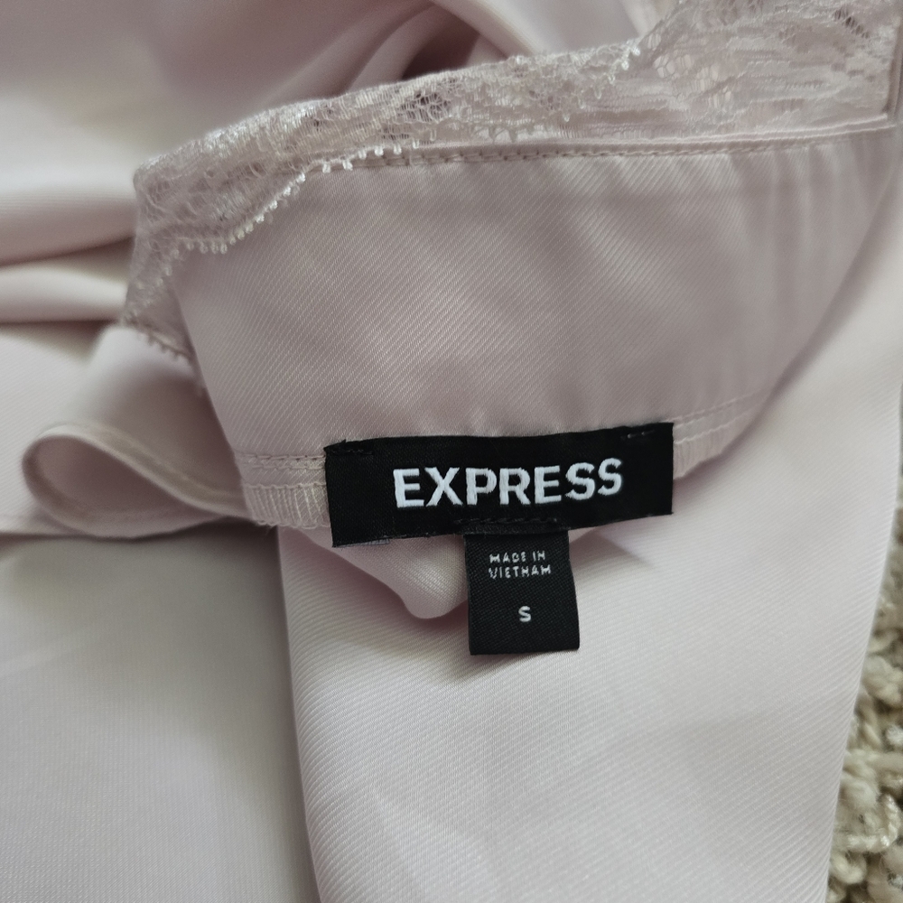 Women's Express Elegant Pink Lace Trim Camisole - Small - Picture 5 of 5